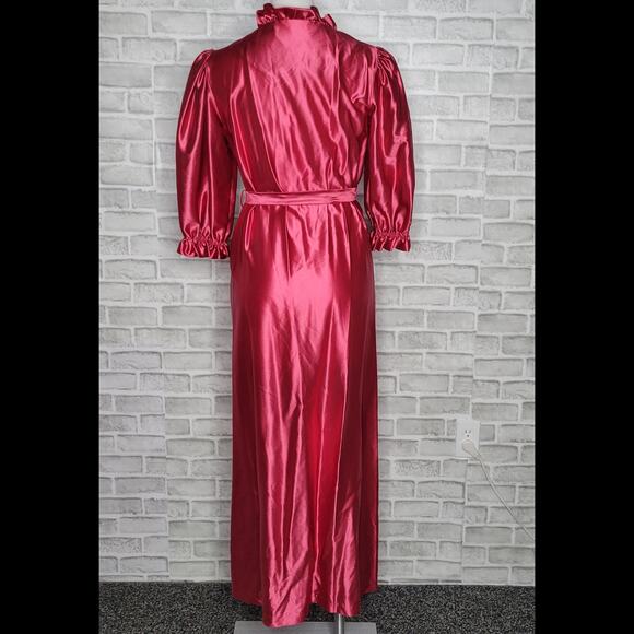 Vintage Red Nylon Ruffle Edge Robe, size Small - Picture 3 of 7